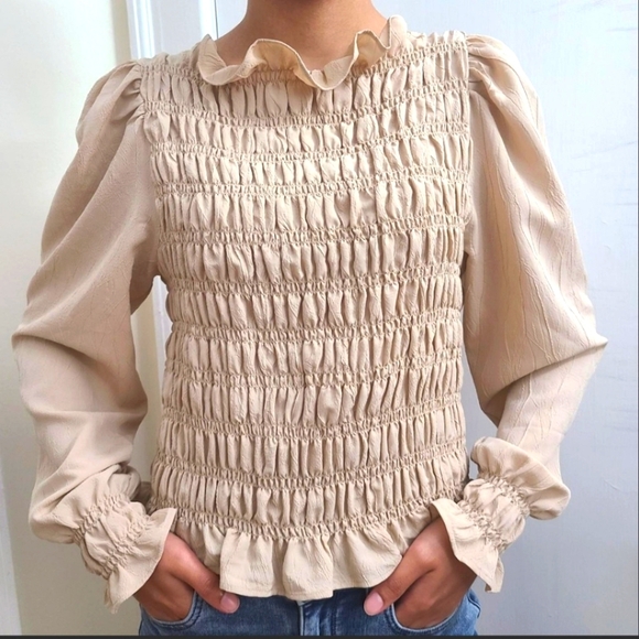 H&M Cream Smocked Blouse with Peter Pan Collar Size M NEW NO TAG - Picture 1 of 9